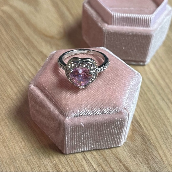 Beautiful Pink Heart Bling Ring - size 7 - Picture 3 of 8